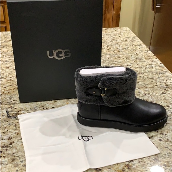 UGG Shoes - UGG Classic Berge Mini size 7 1/2